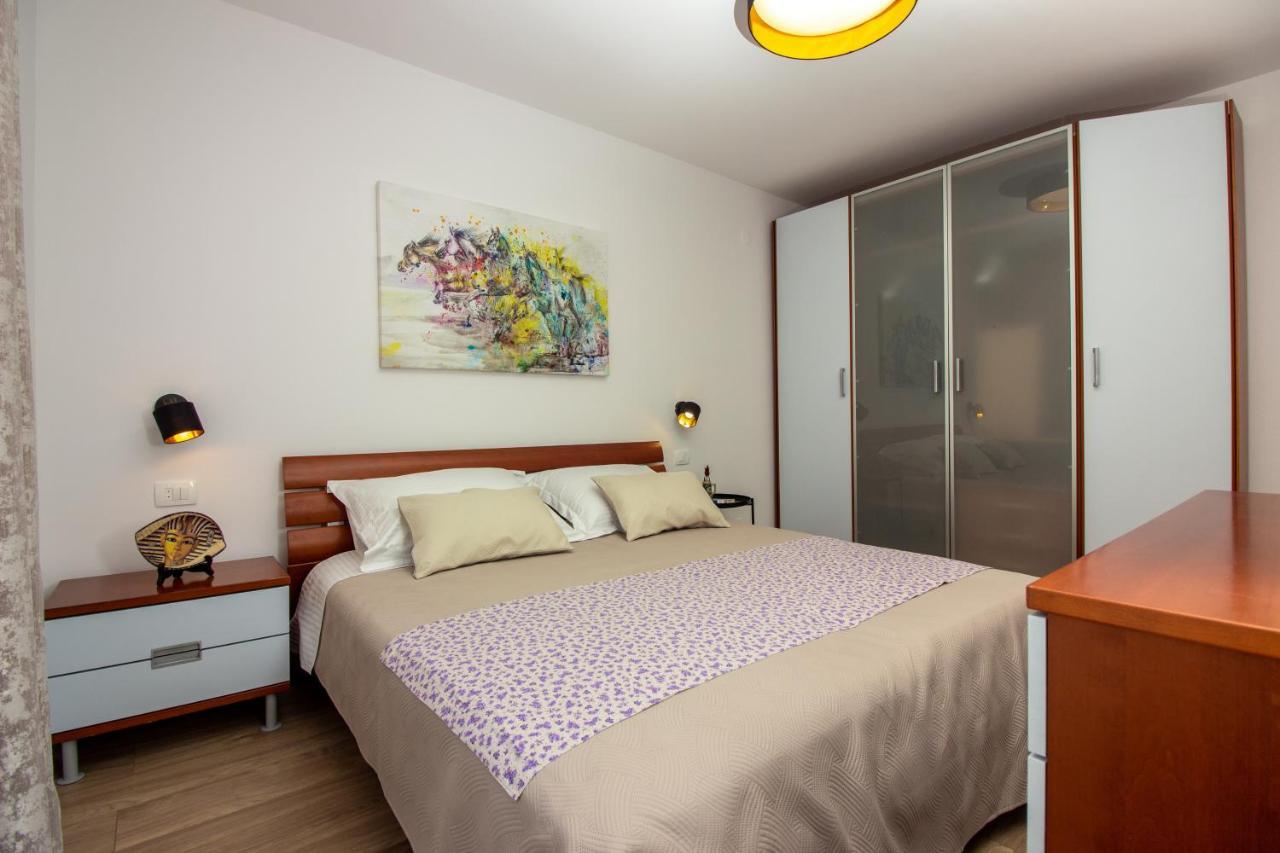 Bura2 , With Private Parking In The Garage Split Exterior foto