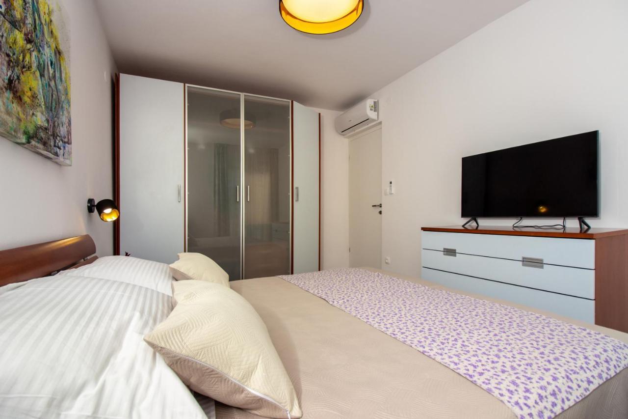 Bura2 , With Private Parking In The Garage Split Exterior foto