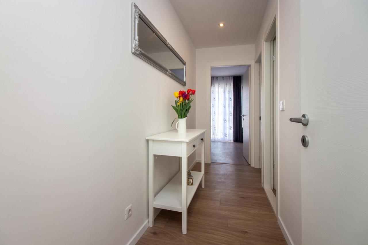 Bura2 , With Private Parking In The Garage Split Exterior foto