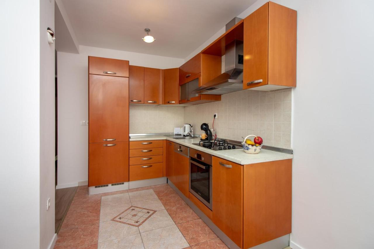 Bura2 , With Private Parking In The Garage Split Exterior foto