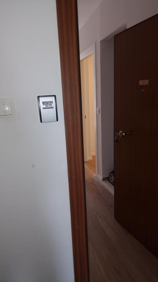 Bura2 , With Private Parking In The Garage Split Exterior foto